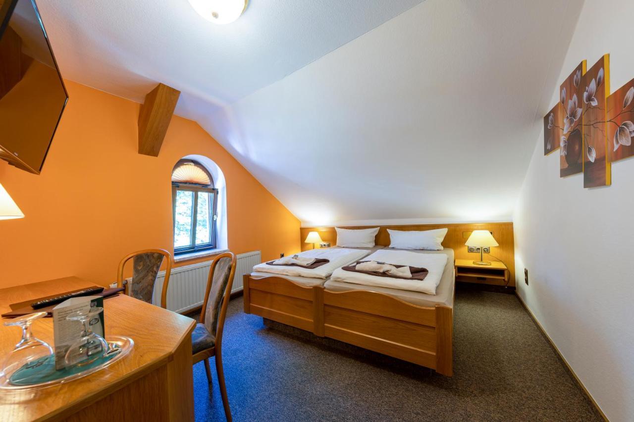 Hotel Zur Post Schoenheide Экстерьер фото