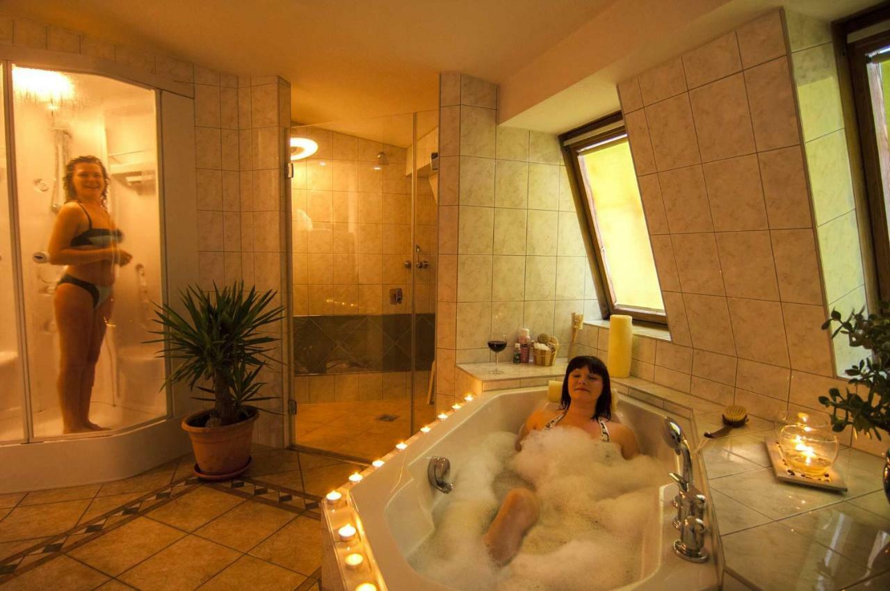 Hotel Zur Post Schoenheide Экстерьер фото